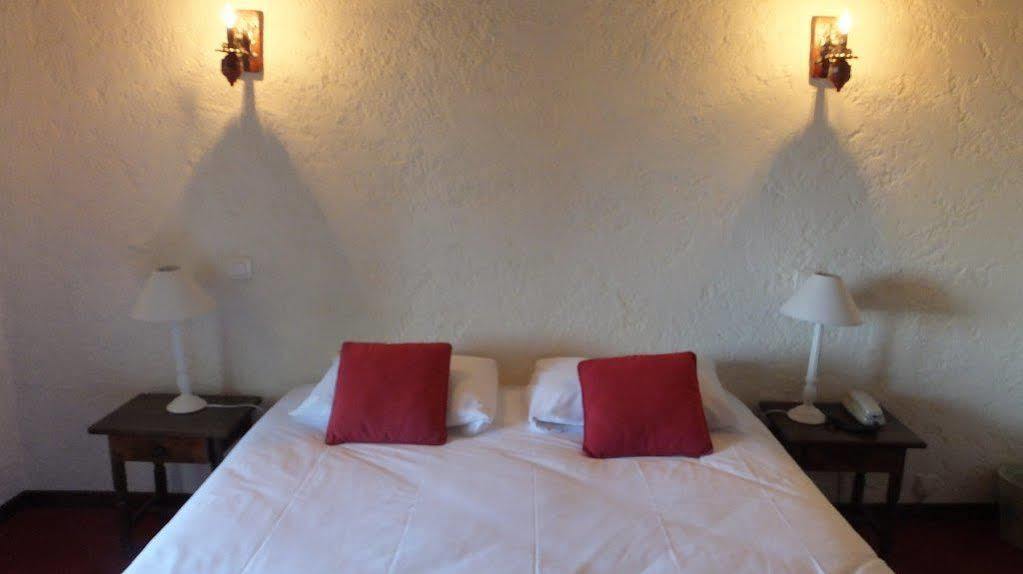 Hotel L'Estirado Des Adrets Les Adrets-de-l'Estérel Esterno foto