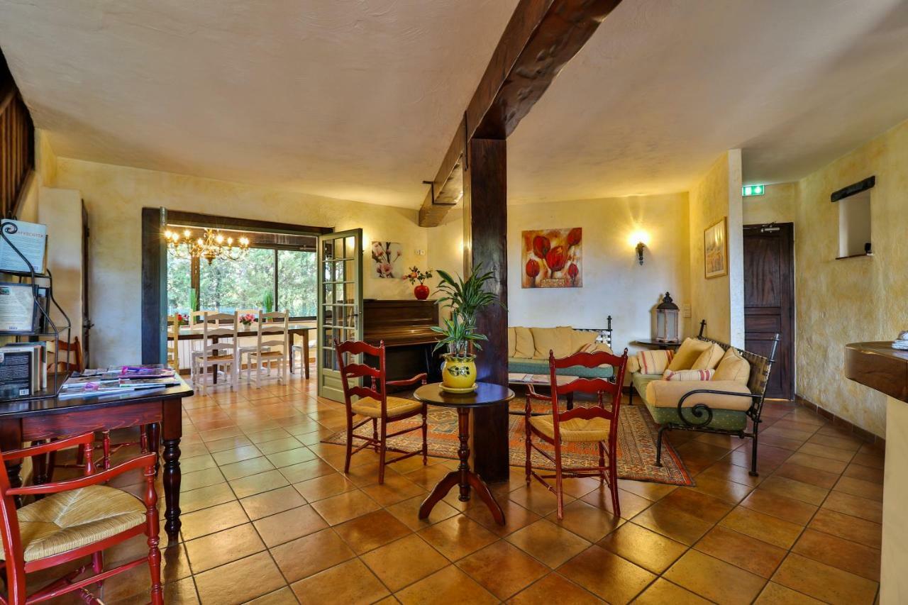 Hotel L'Estirado Des Adrets Les Adrets-de-l'Estérel Esterno foto
