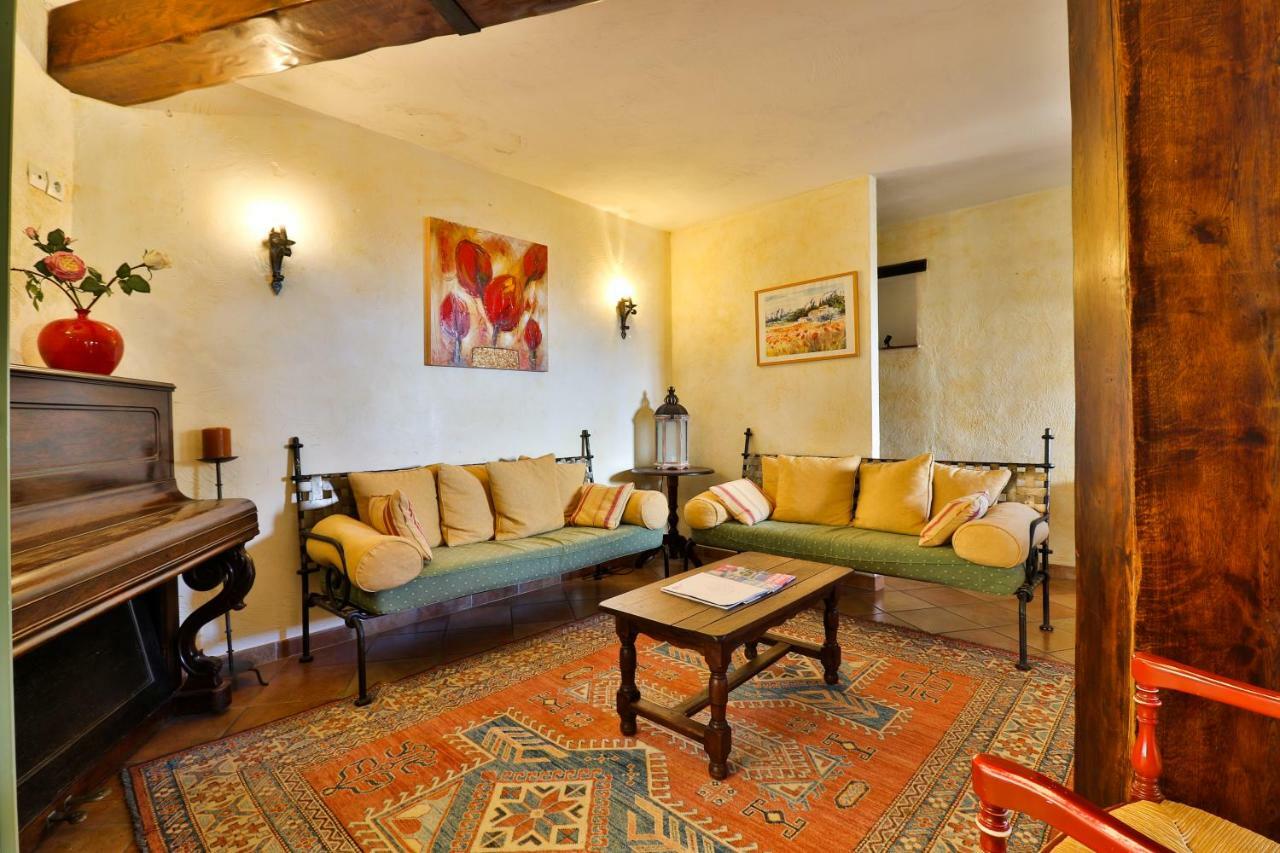 Hotel L'Estirado Des Adrets Les Adrets-de-l'Estérel Esterno foto